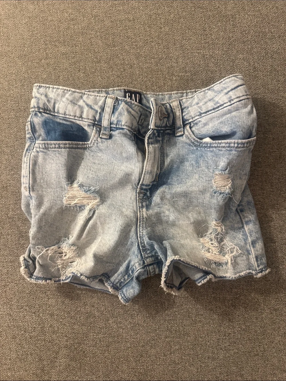 5/$15- Gap shorts size 8